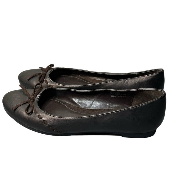 Chaps flats shoes, brown, size 6 B, casual with bows - Picture 2 of 7